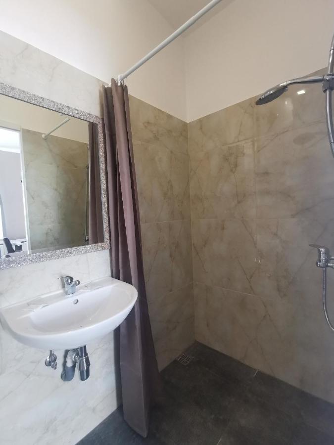 Central Hotel With Free Parking Riga Extérieur photo
