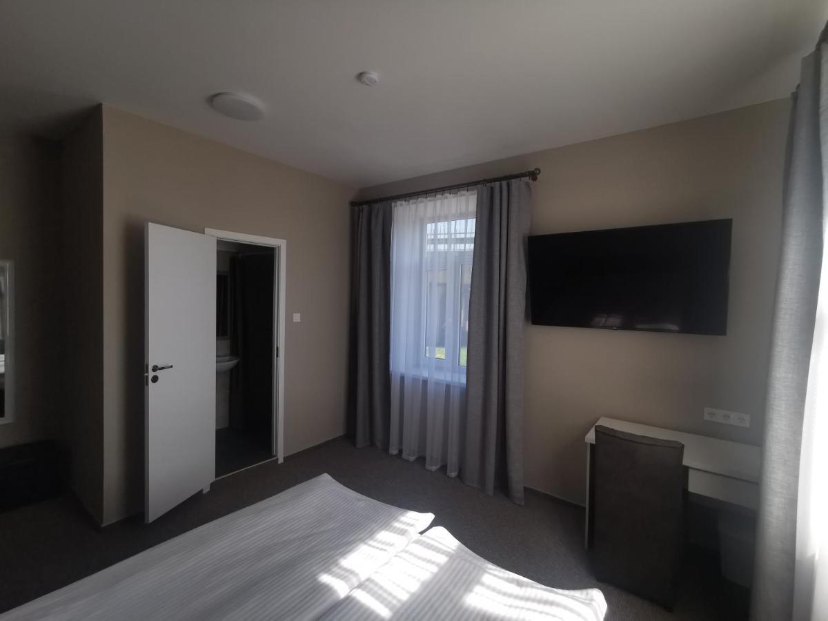 Central Hotel With Free Parking Riga Extérieur photo